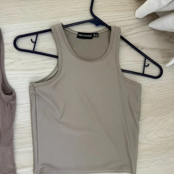 2x PrettyLittleThing Crop Tank Tops - Picture 2 of 7